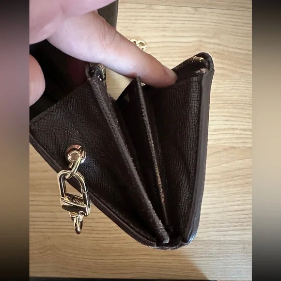 LOUIS VUITTON | PRICE FIRM💲💥
Damier Porte Monnaie Billets Tresor Bifold Wallet - Picture 8 of 12